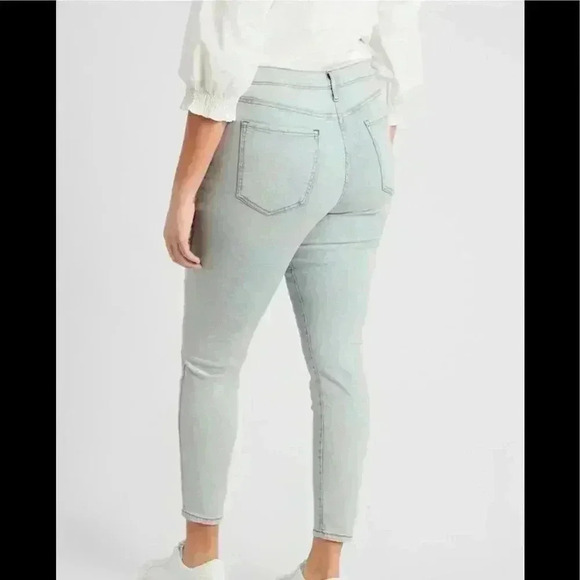 Banana Republic High-Rise Acid Wash Skinny Jean - Picture 5 of 7